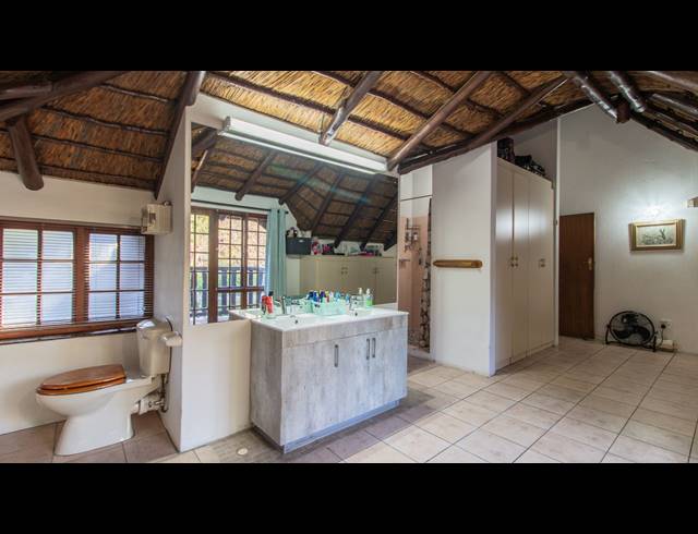 4 BEDROOM HOUSE FOR SALE IN SENDERWOOD